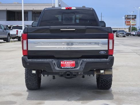 Used 2021 Ford F250 Platinum w/ FX4 Off-Road Package AWD/4WD image 6