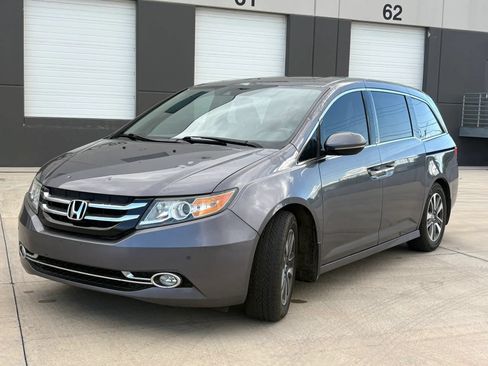 Used 2015 Honda Odyssey Touring image 1
