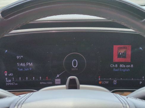 Certified 2023 Cadillac Escalade ESV Premium Luxury Platinum AWD/4WD image 11