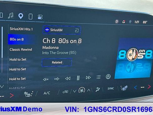 Used 2025 Chevrolet Suburban LT AWD/4WD image 30