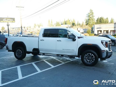 Used 2024 GMC Sierra 3500 SLT w/ SLT Premium Package image 4