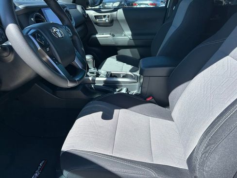 Certified 2023 Toyota Tacoma TRD Off-Road AWD/4WD image 11