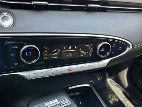 Used 2023 Genesis GV70 2.5T AWD/4WD image 19