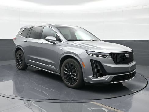 Used 2024 Cadillac XT6 Luxury FWD image 4