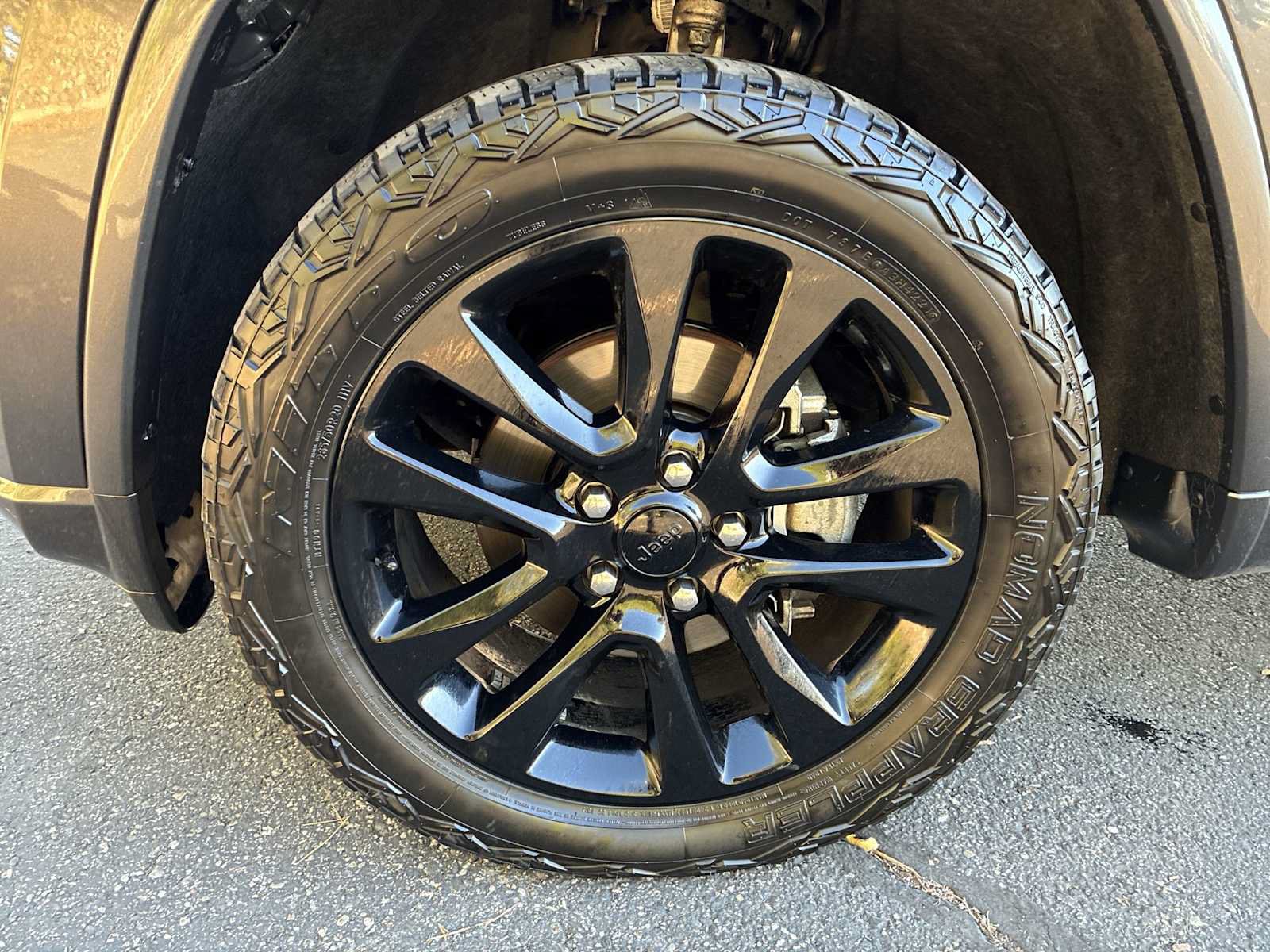Used 2018 Jeep Grand Cherokee Altitude AWD/4WD image 18