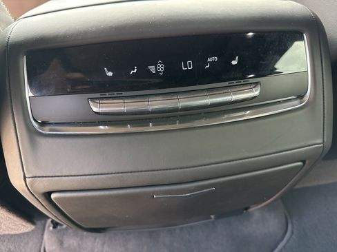 Used 2023 Cadillac Escalade ESV V AWD/4WD image 28