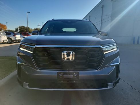 New 2025 Honda Pilot Elite image 3