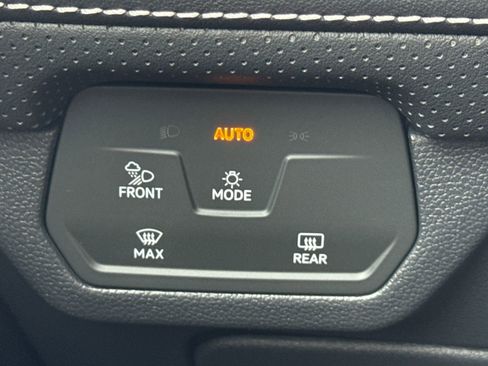 Certified 2025 Volkswagen Atlas SEL Premium R-Line image 31