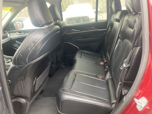 Used 2022 Jeep Grand Cherokee Limited image 29