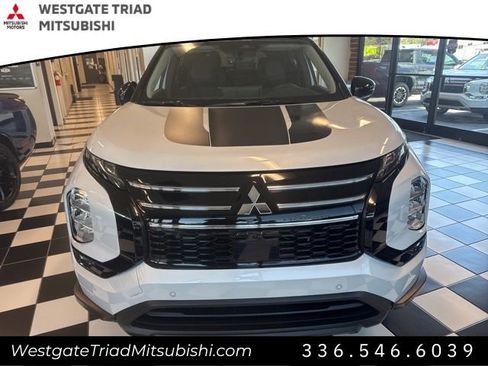New 2025 Mitsubishi Outlander Trail Edition image 2