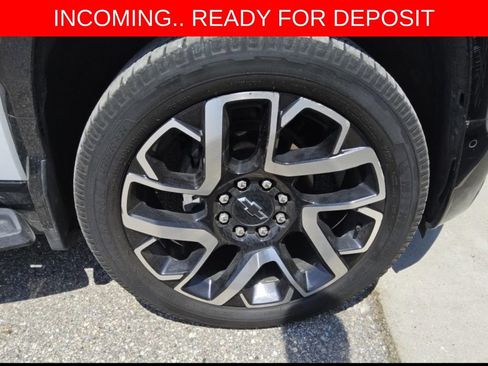 Used 2025 Chevrolet Silverado EV RST AWD/4WD image 18