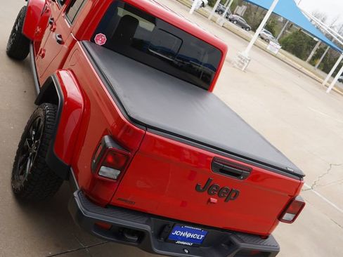 Used 2025 Jeep Gladiator Sport AWD/4WD image 13