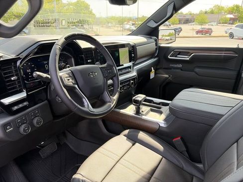New 2026 Chevrolet Silverado 1500 High Country w/ High Country Premium Package AWD/4WD image 30