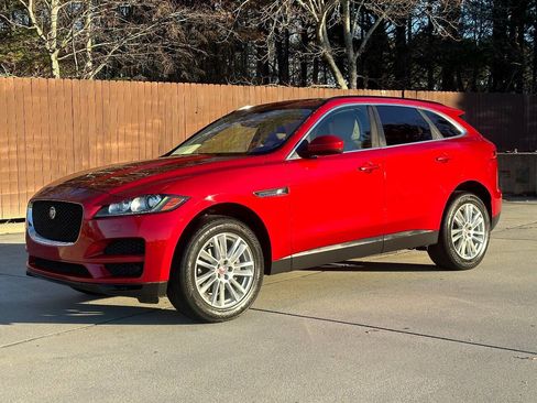 Used 2017 Jaguar F-PACE Prestige image 1
