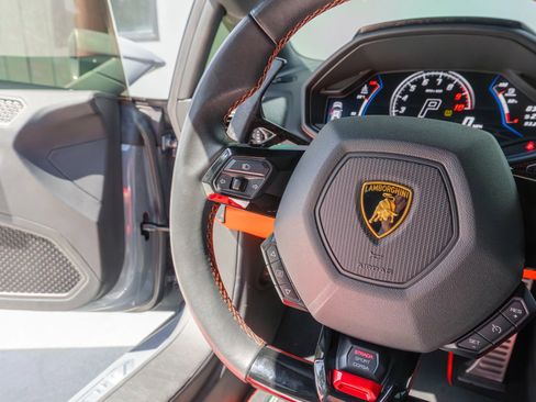 Used 2022 Lamborghini Huracan EVO RWD image 59