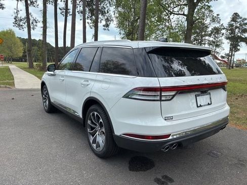 New 2026 Lincoln Aviator AWD image 5