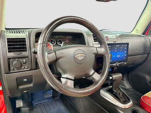 Used 2009 HUMMER H3T Alpha image 10