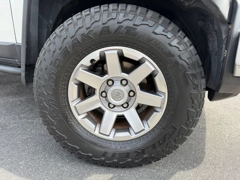 Used 2014 Toyota FJ Cruiser 4WD w/ Convenience Package image 42