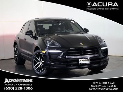 Used 2023 Porsche Macan AWD/4WD image 1