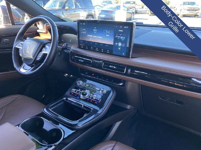 Used 2023 Lincoln Nautilus Reserve w/ Monochromatic Package AWD/4WD image 15