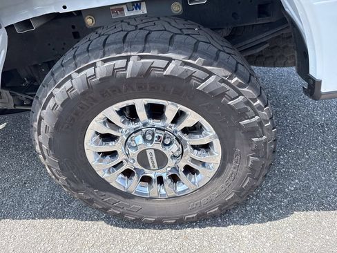 Used 2022 Ford F250 XLT w/ XLT Premium Package AWD/4WD image 19