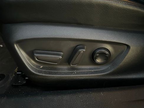 Used 2021 Toyota Camry SE image 16