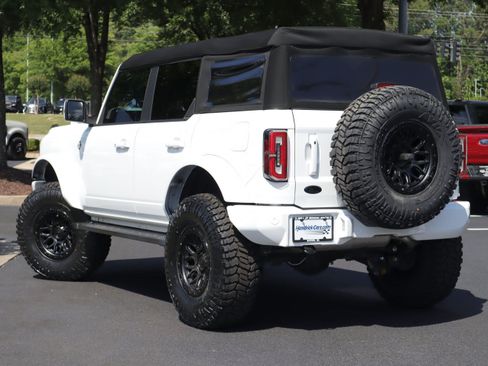Used 2023 Ford Bronco Outer Banks w/ Sasquatch Package AWD/4WD image 3