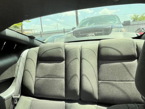 Used 2010 Ford Mustang GT RWD image 8