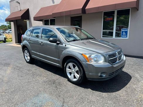 Used 2011 Dodge Caliber Mainstreet FWD image 3