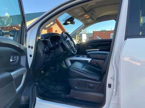 Used 2023 Nissan Titan SV w/ SV Convenience Package AWD/4WD image 16