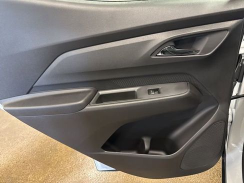 New 2027 Chevrolet Bolt LT w/ Comfort Package FWD image 21