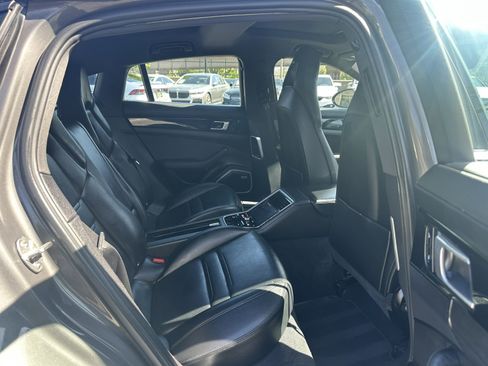 Used 2018 Porsche Panamera 4 image 22