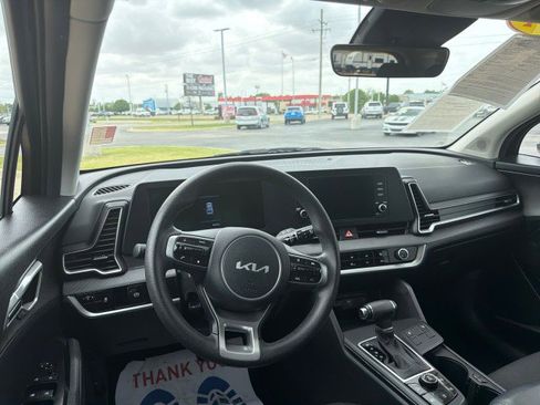 Used 2024 Kia Sportage LX image 11