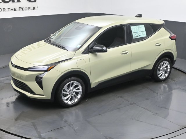 New 2027 Chevrolet Bolt LT w/ Comfort Package FWD image 23