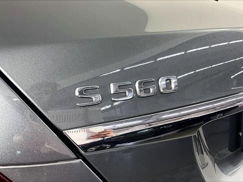 Used 2018 Mercedes-Benz S 560 Sedan image 29