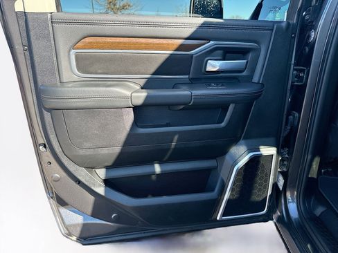 Used 2024 RAM 2500 Laramie image 27