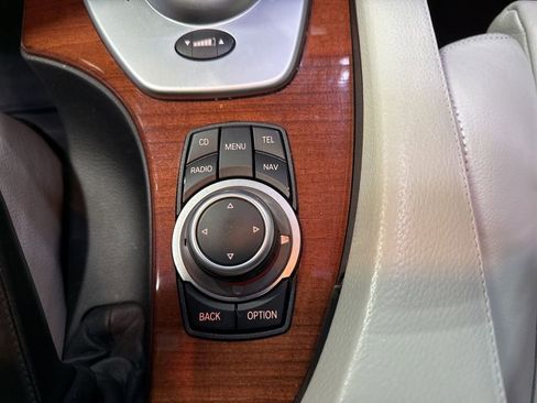 Used 2010 BMW M5 image 38