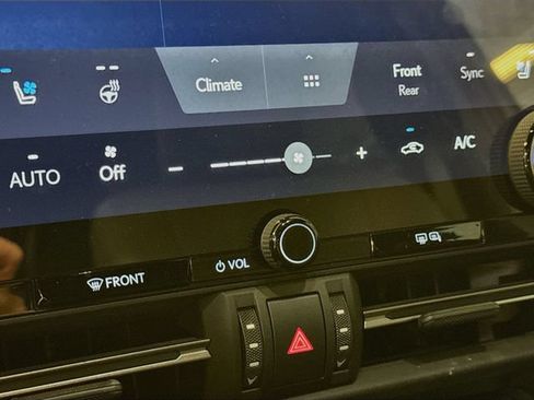 Used 2025 Lexus GX 550 w/ Accessory Package (2T) AWD/4WD image 15