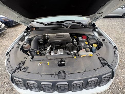 Used 2025 Jeep Compass Trailhawk image 29