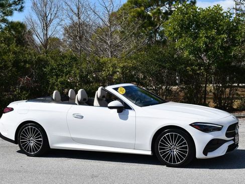 Used 2025 Mercedes-Benz CLE 300 4MATIC Cabriolet image 8
