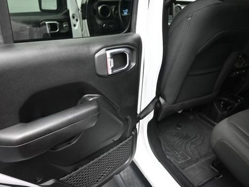 Used 2019 Jeep Wrangler Unlimited Sport S AWD/4WD image 17