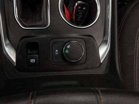Used 2018 Chevrolet Traverse LT FWD image 24