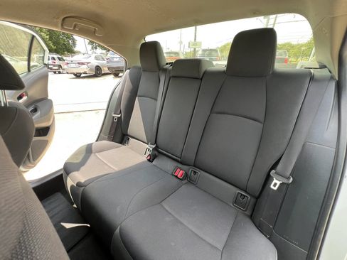 Used 2021 Toyota Corolla LE FWD image 15
