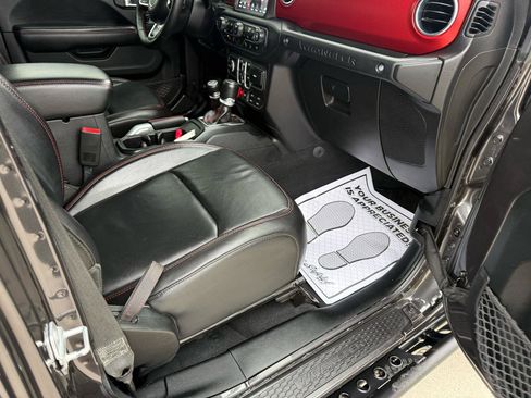 Used 2018 Jeep Wrangler Unlimited Rubicon image 15