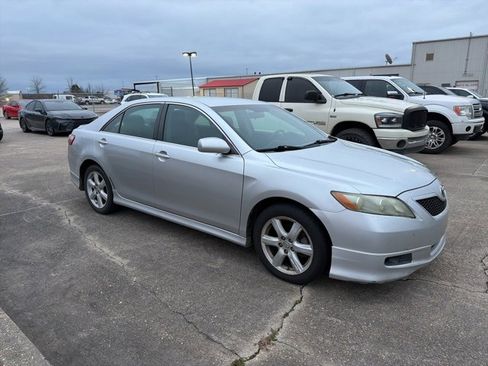 Used 2008 Toyota Camry SE image 2