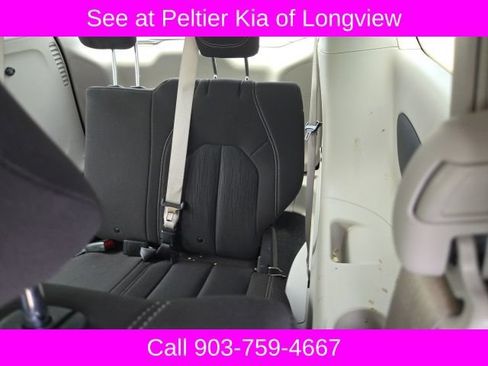Used 2020 Chrysler Voyager L FWD image 8