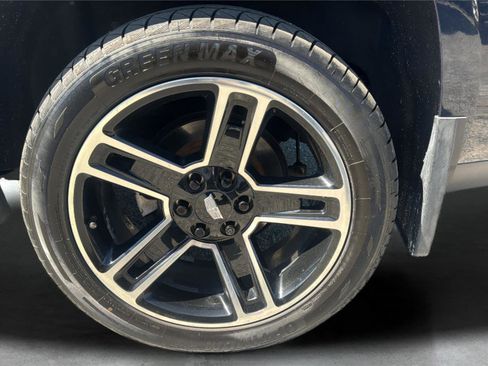 Used 2017 Cadillac Escalade 4WD w/ LPO, Radiant Package image 28