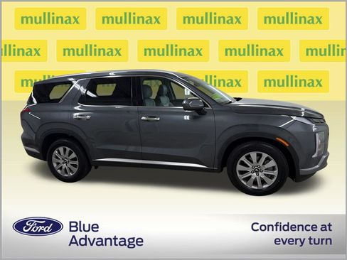 Used 2025 Hyundai Palisade SEL FWD image 2