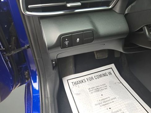Used 2024 Hyundai Elantra Limited image 13