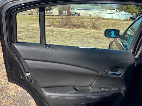 Used 2011 Chrysler 200 Limited image 21